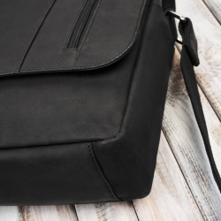 Męska czarna skórzana torba na ramie na laptopa vintage Paolo Peruzzi T-148-HBL