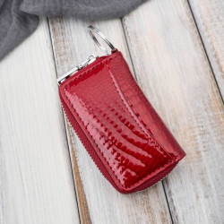 Skórzane etui na klucze czerwone lakierowana skóra z tłoczeniem croco SP-22-CRD