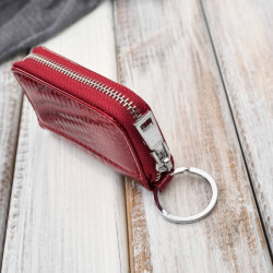 Skórzane etui na klucze czerwone lakierowana skóra z tłoczeniem croco SP-22-CRD