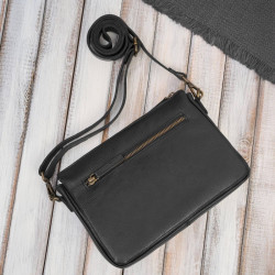 Torebka damska na ramię skórzana czarna kompaktowa listonoszka Paolo Peruzzi IM-04-BL