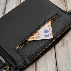 Torebka damska na ramię skórzana czarna kompaktowa listonoszka Paolo Peruzzi IM-04-BL