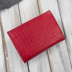 Portfel damski skórzany mały czerwony croco w orientacji poziomej z RFID Paolo Peruzzi T-135-RD
