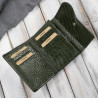 Portfel damski skórzany mały ciemnozielony croco w orientacji poziomej z RFID Paolo Peruzzi T-135-GR