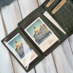 Portfel damski skórzany mały ciemnozielony croco w orientacji poziomej z RFID Paolo Peruzzi T-135-GR