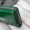 Portfel damski skórzany lakierowany z tłoczeniem croco zielony SP-24-CGRN