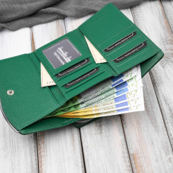Portfel damski skórzany lakierowany z tłoczeniem croco zielony SP-24-CGRN