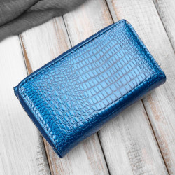 Portfel damski skórzany lakierowany z tłoczeniem croco niebieski SP-24-CDB