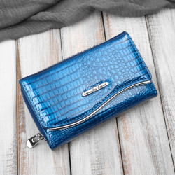 Portfel damski skórzany lakierowany z tłoczeniem croco niebieski SP-24-CDB