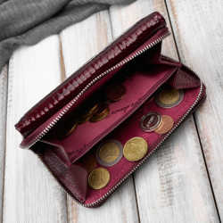 Portfel damski skórzany lakierowany z tłoczeniem croco burgundowy SP-24-CBGD