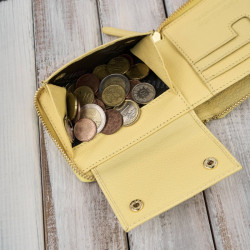 Portfel damski skórzany mały żółty w orientacji poziomej z RFID Paolo Peruzzi KV-04-YL