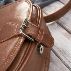 Torebka damska skórzana listonoszka ze skóry licowej koniakowa Paolo Peruzzi T-39-KCG