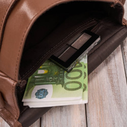 Torebka damska skórzana listonoszka ze skóry licowej koniakowa Paolo Peruzzi T-39-KCG