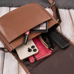 Torebka damska skórzana listonoszka ze skóry licowej koniakowa Paolo Peruzzi T-39-KCG