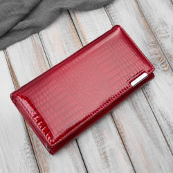 Portfel damski skórzany lakierowany czerwony z tłoczeniem croco SP-16-CRD