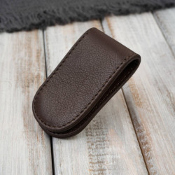 Klips na banknoty skórzany magnetyczny spinka elegancka brązowa Paolo Peruzzi KV-07-BR