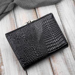 Portfel damski skórzany mały czarny lakierowany croco z ochroną RFID SP-23-CBL