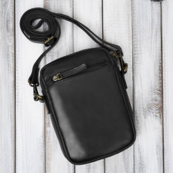 Saszetka męska skórzana na ramię czarna mała funkcjonalna Paolo Peruzzi IM-02-BL
