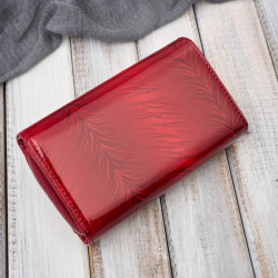 Czerwony skórzany portfel damski lakierowany SP-17-RD