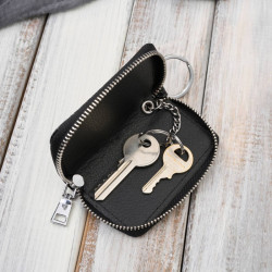 Skórzane etui na klucze czarne lakierowana skóra z tłoczeniem croco SP-22-CBL