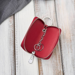 Skórzane etui na klucze czerwone lakierowane z motywem roślinnym SP-22-RRD