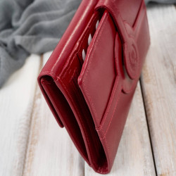 Portfel damski skórzany czerwony duży w orientacji poziomej z RFID Paolo Peruzzi T-134-RD