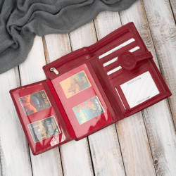 Portfel damski skórzany czerwony duży w orientacji poziomej z RFID Paolo Peruzzi T-134-RD