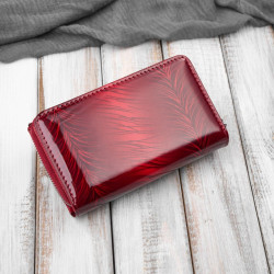 Portfel damski skórzany lakierowany z roślinnym wzorem czerwony SP-24-RD