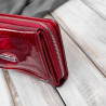 Portfel damski skórzany lakierowany z roślinnym wzorem czerwony SP-24-RD
