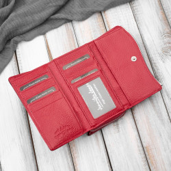 Portfel damski skórzany lakierowany z roślinnym wzorem czerwony SP-24-RD