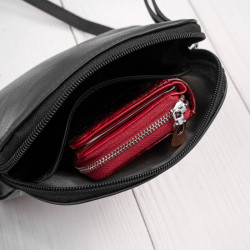 Mała torebka damska skórzana kopertówka na ramię crossbody do ręki czarna Paolo Peruzzi AY-24-BL