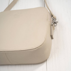 Mała torebka damska skórzana kopertówka na ramię crossbody do ręki beżowa Paolo Peruzzi AY-24-BG