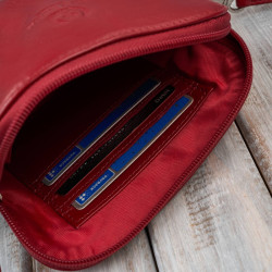 Mała torebka damska skórzana kopertówka na ramię crossbody do ręki czerwona Paolo Peruzzi AY-24-RD