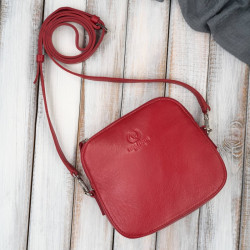Mała torebka damska skórzana kopertówka na ramię crossbody do ręki czerwona Paolo Peruzzi AY-24-RD