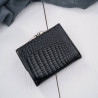 Portfel damski mini skórzany czarny lakierowany z tłoczeniem croco Jennifer Jones SP-28-CBL